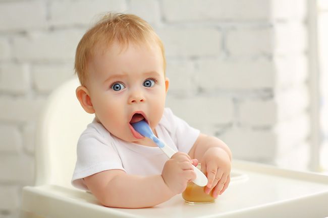 Массаж десен при прорезывании зубов у младенцев