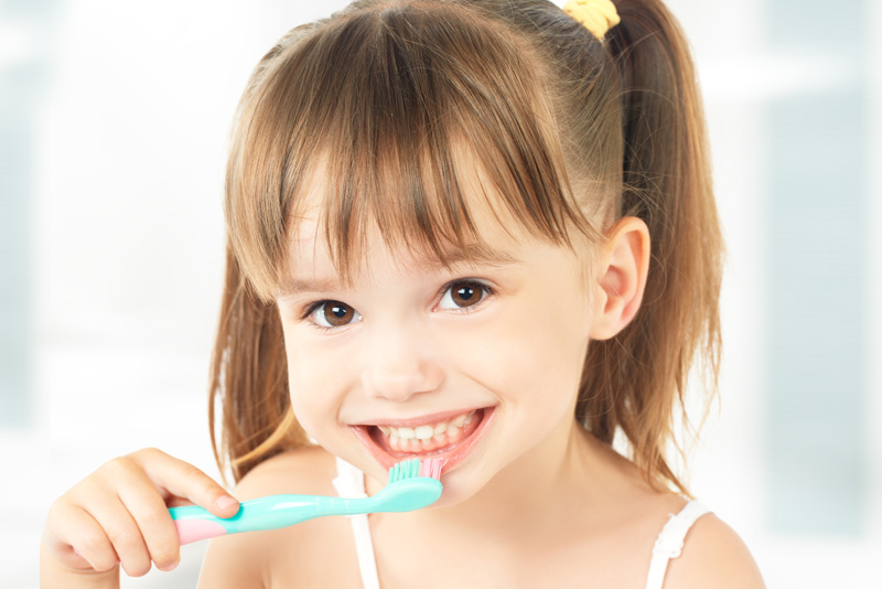 Почему гниют зубы у детей
