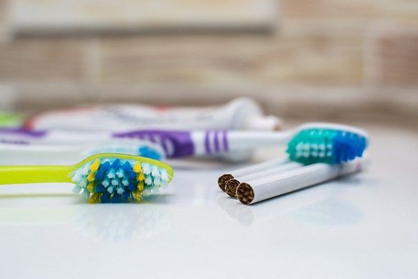 Выбираем зубную пасту для курильщиков